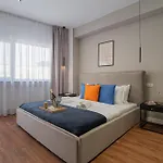 Playful & Trendy 2br On Regina Elisabeta, Steps To Cismigiu Gardens - Bathtub & Boulevard Views شقة *