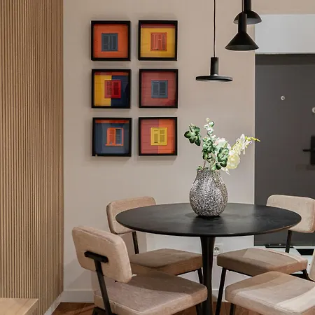 Playful & Trendy 2br On Regina Elisabeta, Steps To Cismigiu Gardens - Bathtub & Boulevard Views Apartment Bukarest