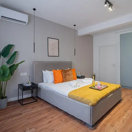 Playful & Trendy 2br On Regina Elisabeta, Steps To Cismigiu Gardens - Bathtub & Boulevard Views * בוקרשט