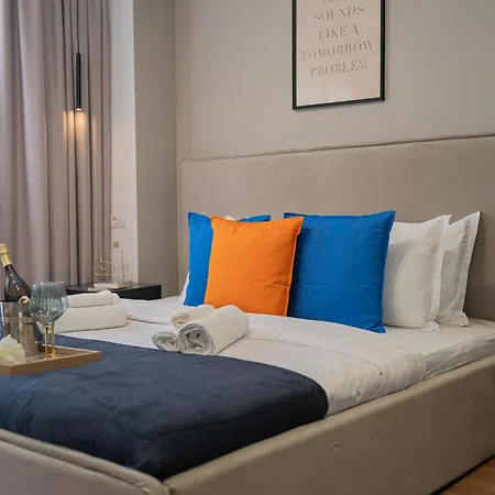 Playful & Trendy 2br On Regina Elisabeta, Steps To Cismigiu Gardens - Bathtub & Boulevard Views Bukarest