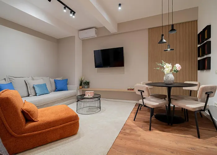 Playful & Trendy 2br On Regina Elisabeta, Steps To Cismigiu Gardens - Bathtub & Boulevard Views Apartamento