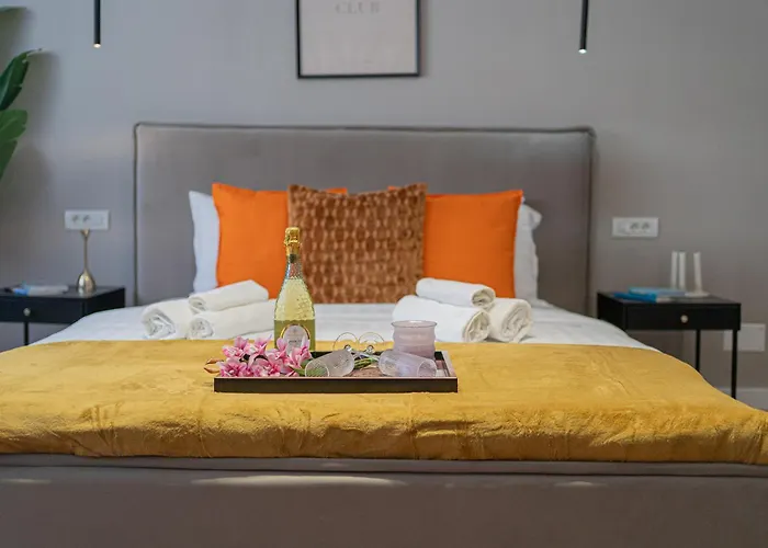Appartement Playful & Trendy 2br On Regina Elisabeta, Steps To Cismigiu Gardens - Bathtub & Boulevard Views *