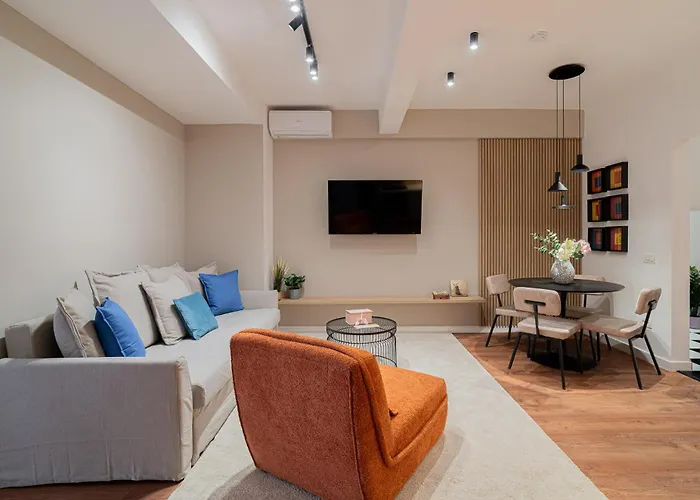 Apartment Playful & Trendy 2br On Regina Elisabeta, Steps To Cismigiu Gardens - Bathtub & Boulevard Views *