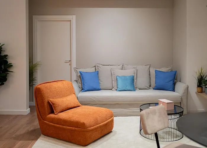 Playful & Trendy 2br On Regina Elisabeta, Steps To Cismigiu Gardens - Bathtub & Boulevard Views Appartamento